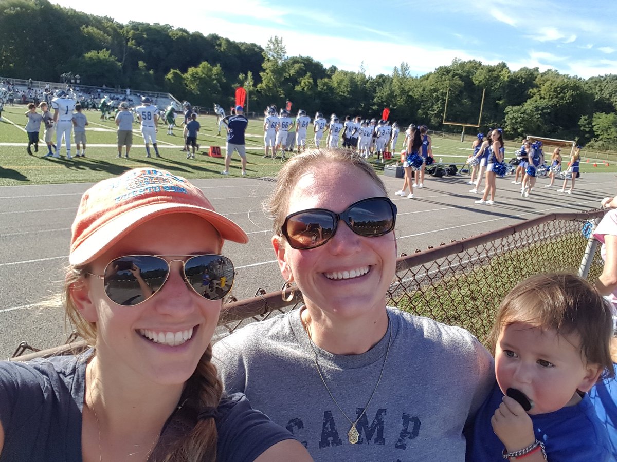 MalloryCairo's tweet photo. Hanging out with @sarahhmstern at the @DFeaglesSprts Football game! #dfhs #dfhs2016 https://t.co/wtUC8gupDN