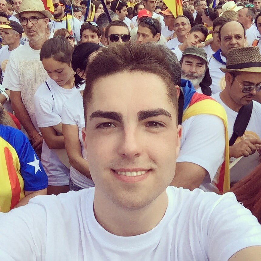AngelRotllant's tweet photo. A punt per construir un nou país! #diada #apunt #11set2016 #11s2016berga #11sberga #11s2016berga https://t.co/FyUfSIouCP