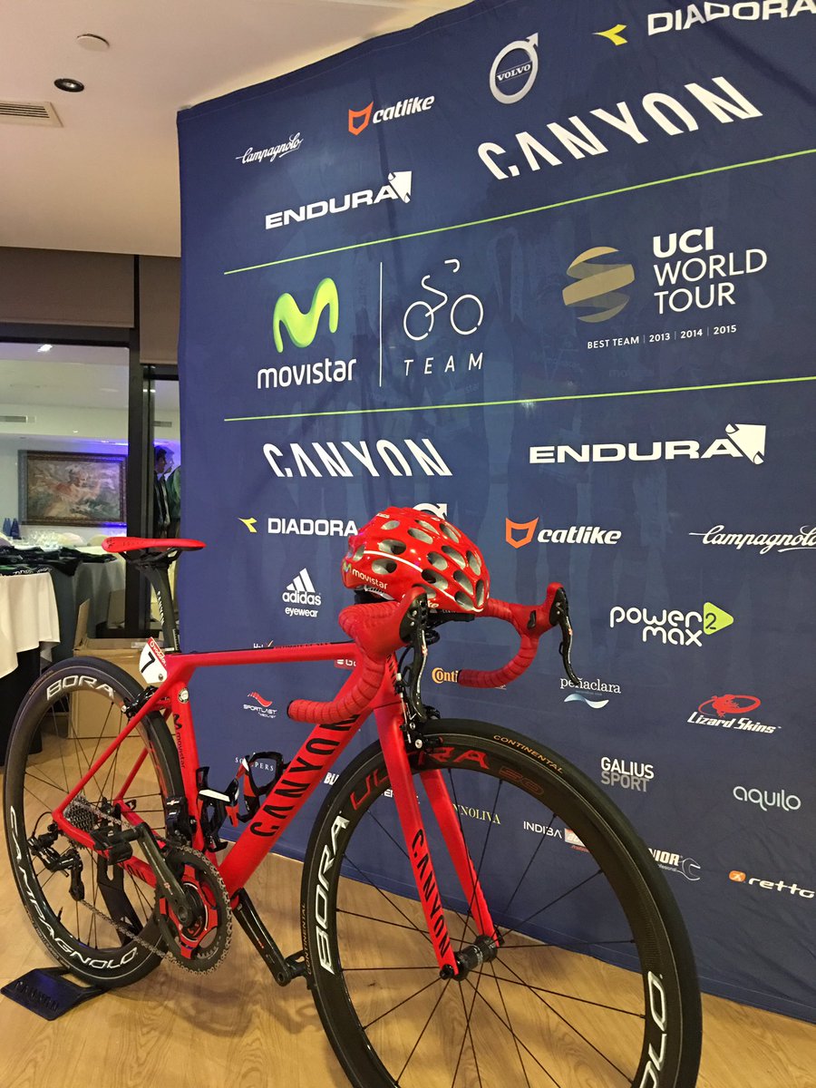 Movistar_Team's tweet photo. Y comienzan las celebraciones... 😊 #EstaEsLaNuestra https://t.co/MoInTbHSjp