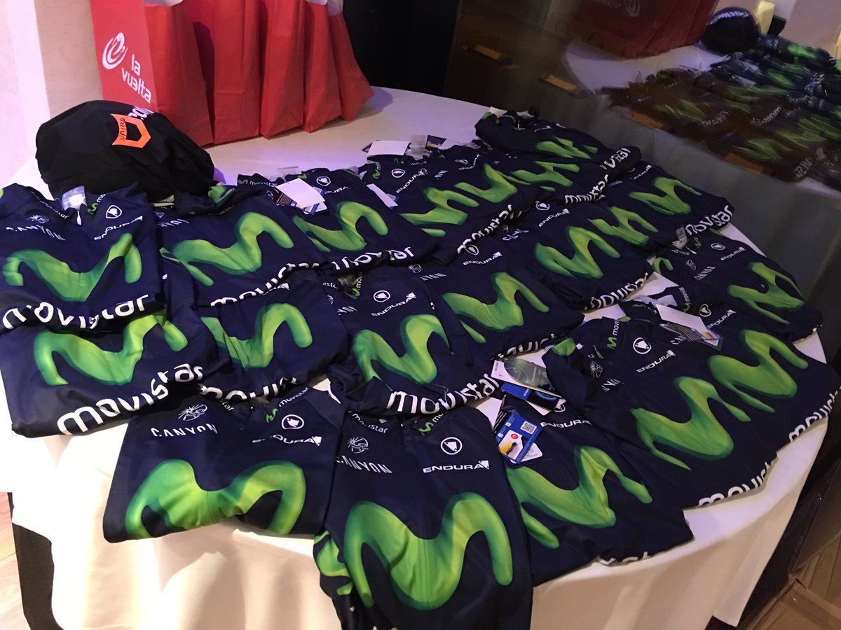 Movistar_Team's tweet photo. Y comienzan las celebraciones... 😊 #EstaEsLaNuestra https://t.co/MoInTbHSjp