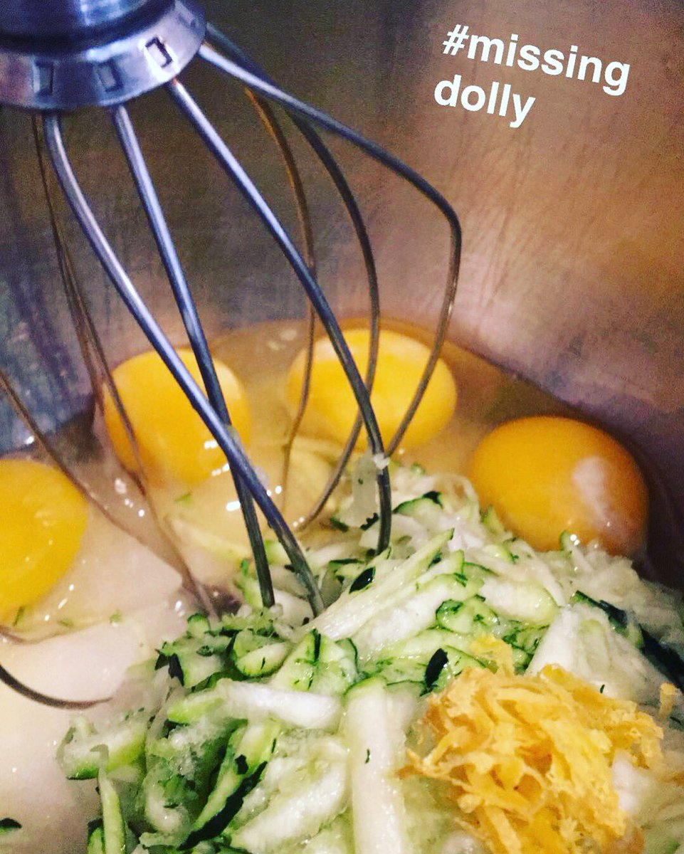 mclaytonface's tweet photo. #missingdolly https://t.co/69KL18okEc