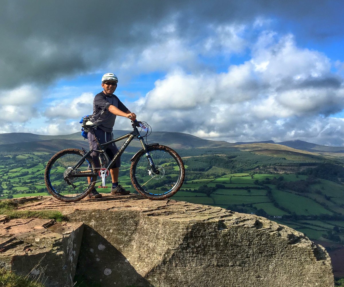 padyak_uk's tweet photo. PADYAK UK - Bike vs Mountain - 'nuff said!! https://t.co/eIh1zjexcA