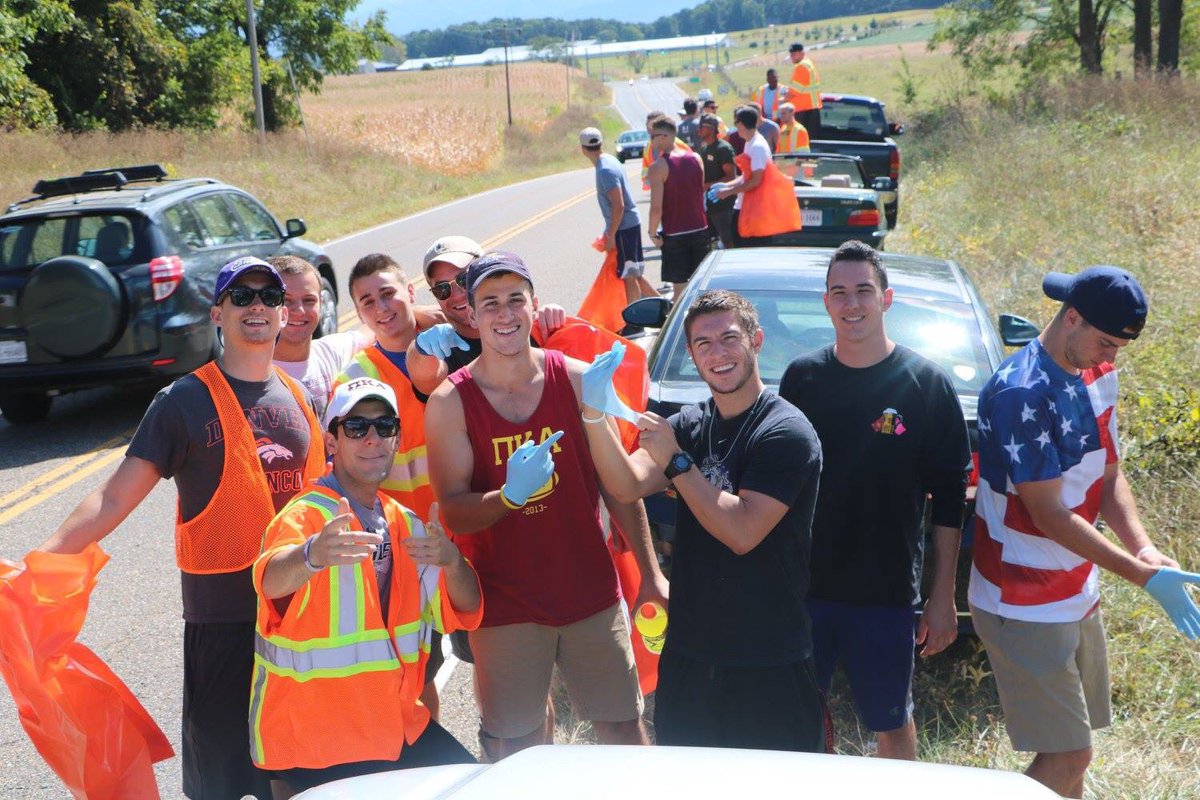 JMUPIKE's tweet photo. Here our some of our brothers who volunteered for trash pick-up around the Harrisonburg community this morning! ♻️👍 https://t.co/vu40UTdOpk