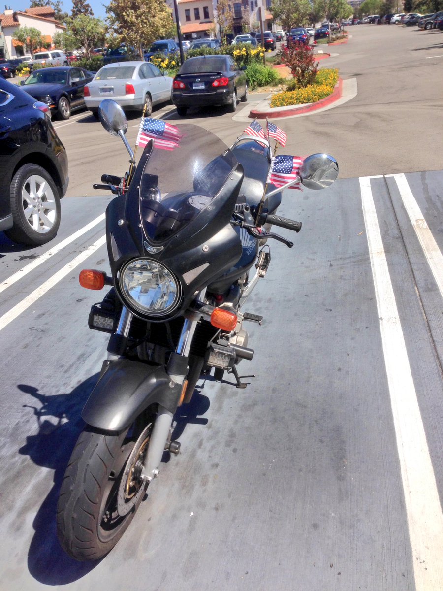 wade_lovell's tweet photo. #ridetotheflags My bike has a few today as well. https://t.co/g3zFQBkYAv