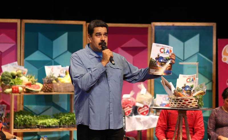 PresidencialVen's tweet photo. Presidente @NicolasMaduro: "El hecho comunicacional es el centro de la batalla que hay que ganar" #LosCLAPComunican https://t.co/S9BRwkzyiz