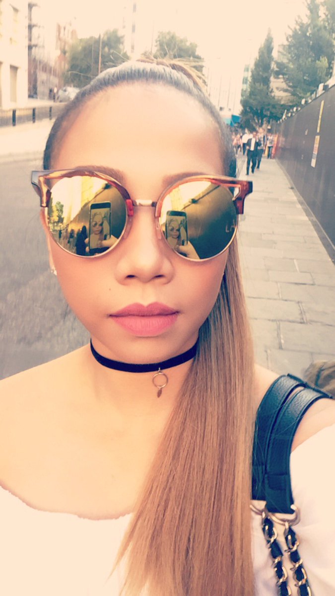 4thImpact_ESA's tweet photo. Mylene el viernes https://t.co/dwA9H5dWCo