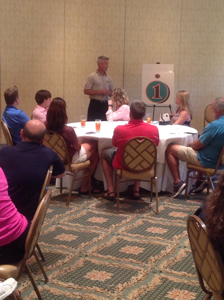 NASA_Tophat's tweet photo. Mike Gilliam of Oi speaking with NTH members about College recruiting process! https://t.co/5O9FrQGuP2