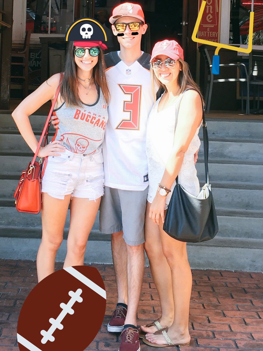 rinaddison's tweet image. MY BEST FRIENDS @Last2Weeks @Tayy_Jay  ❤️