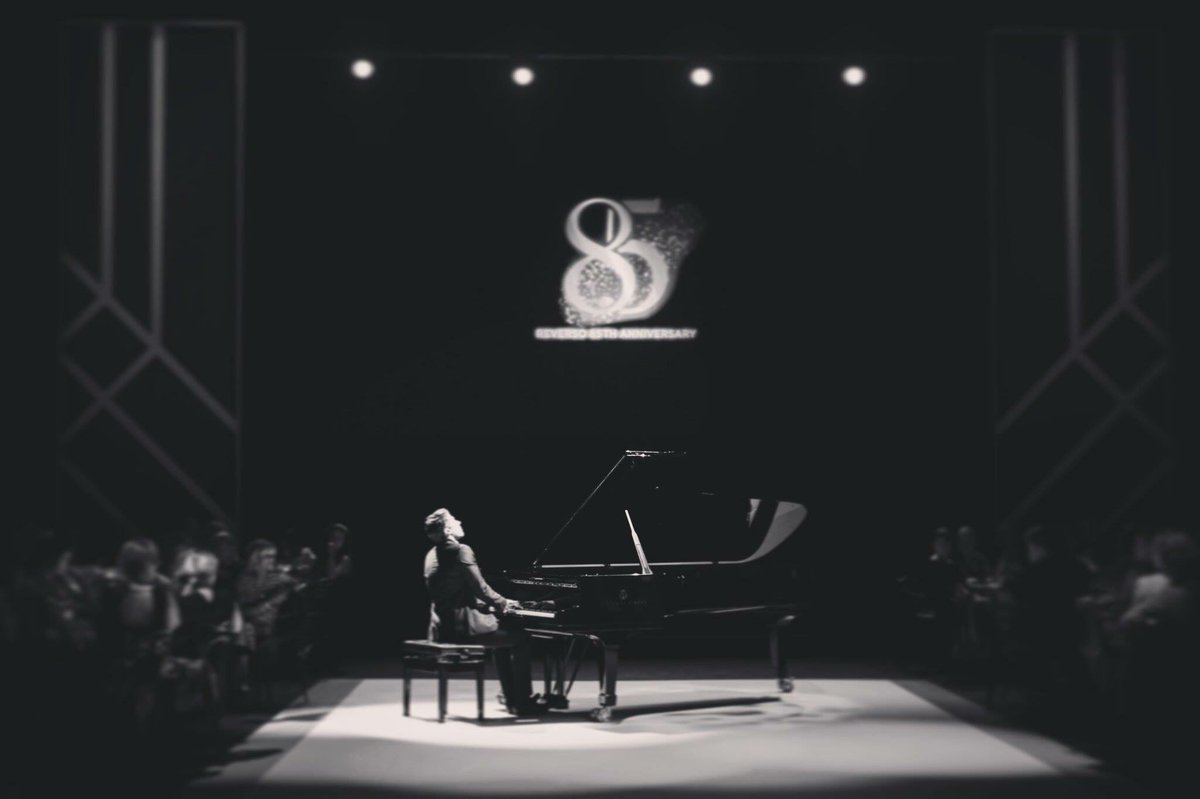 Dinoraaa's tweet photo. El duranguense @JorgeViladoms en gala @jaegerlecoultre #reverso85 en Biennale di Venezia. Que sigan los éxitos!👏🏻👏🏻 https://t.co/wPitNjHOew