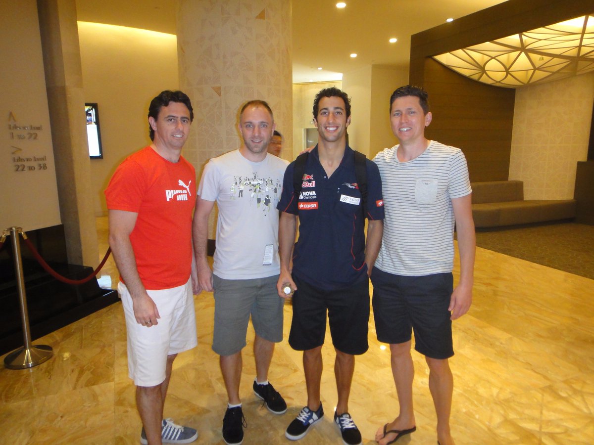 f1analysis_com's tweet photo. Getting ready to see @danielricciardo again in Singapore!! #PanPac https://t.co/NuoCVPnjxf