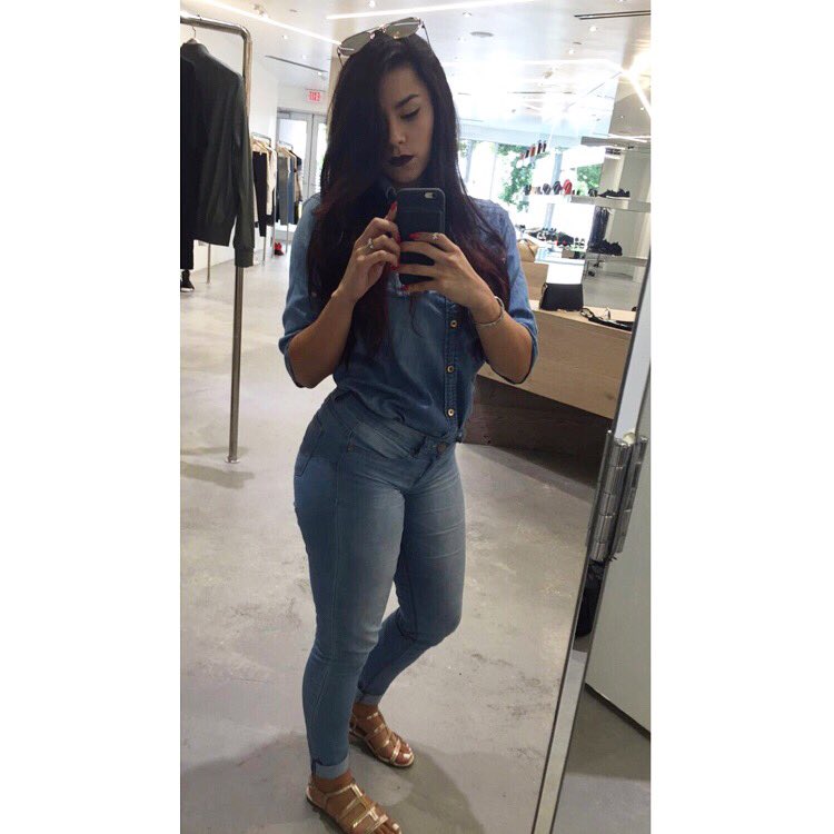 KatalinaO_'s tweet photo. Outfit del dia 🤘🏻 https://t.co/cQt2uFCBY9