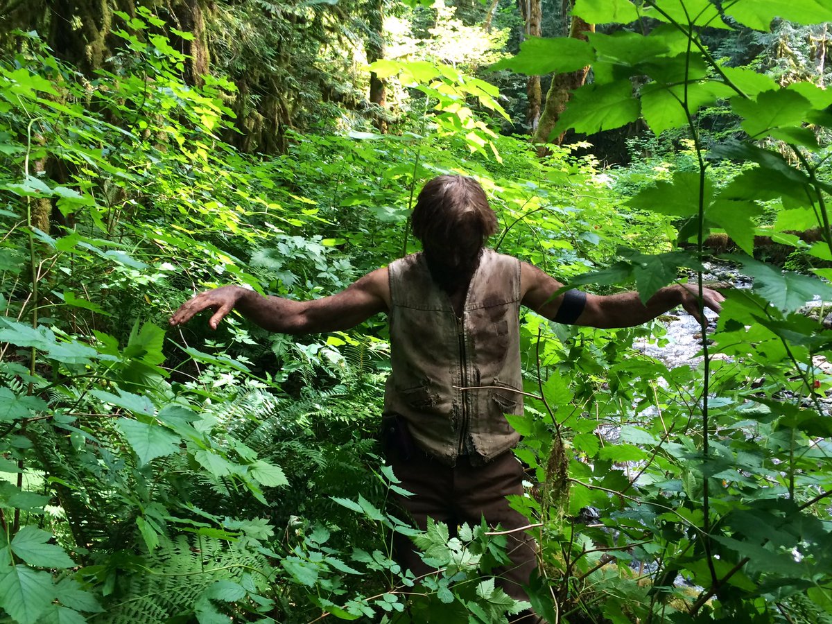 lifefantastic's tweet photo. #ViggoMortensen #CaptainFantastic shot by me on set https://t.co/okTAICLdJa