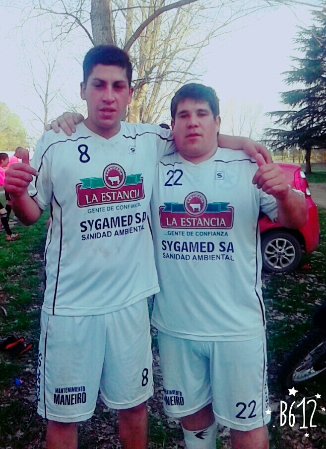 AriaaMaria1's tweet photo. Orgullosa estoy de ustedes 😊
Los Amoo con mi vida 💓💘
#Hermanoos 💘 https://t.co/crFoO2b4dX