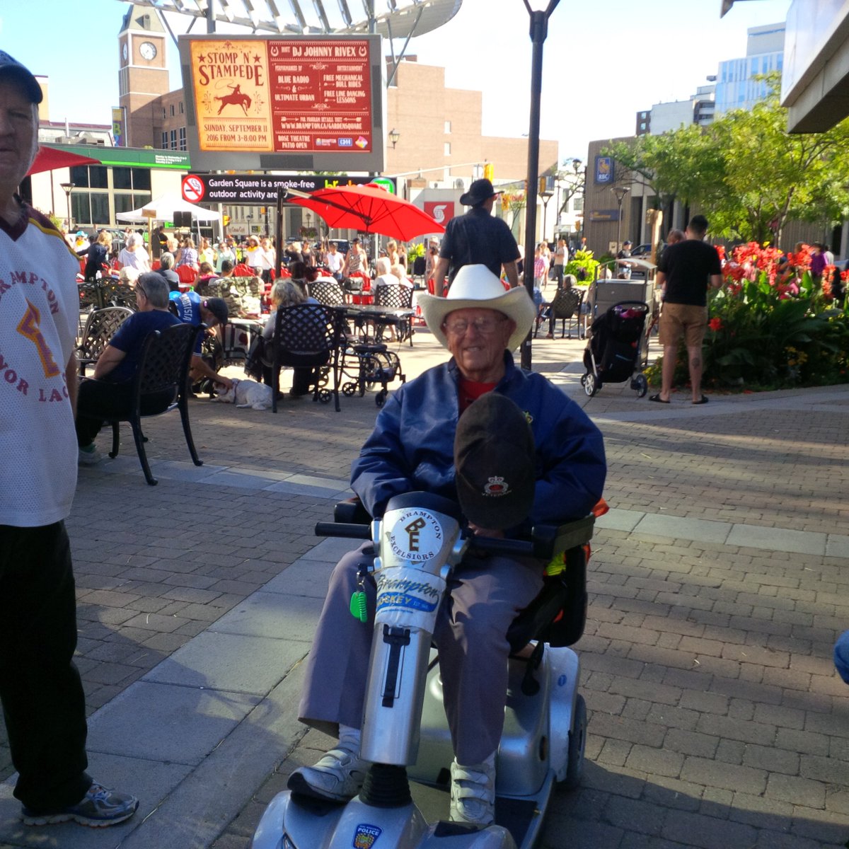 JohnSandersonCA's tweet photo. No its not #StompingTom, it's #Brampton 's own Posty Burrows! Great 2 see him @GardenSQLive #stampede #BramptonProud https://t.co/2FQ7BX0FwZ