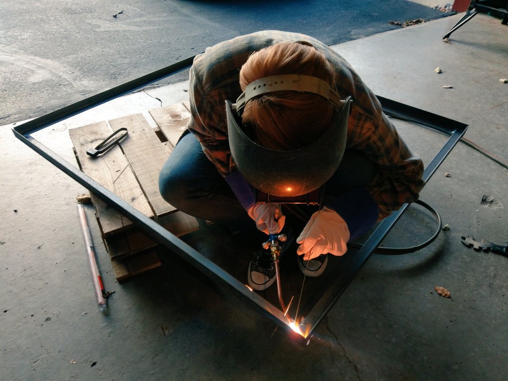 knelson92's tweet photo. Still haven't finished #welding the coffee table, legs coming next weekend. #someday #keepitlevel #palletfurniture https://t.co/jKa7algXBG
