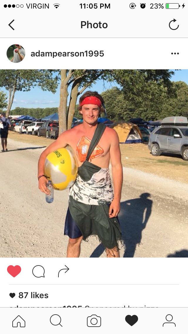 alyssa_barrie's tweet image. "Jack Sparrow wore it in Pirates of the Caribbean" #CRYING #fashion #WhoWoreItBetter @19pearson