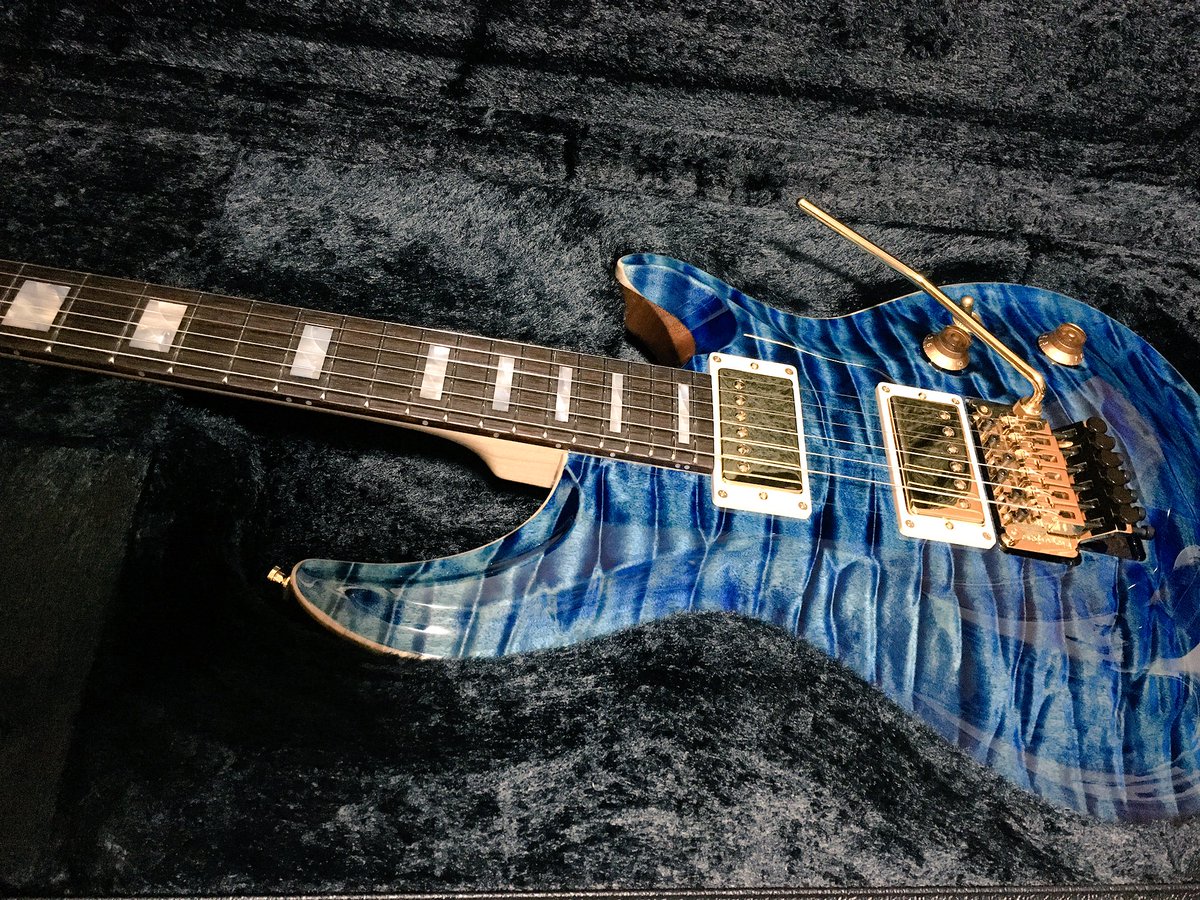 yukidustar's tweet photo. my new gear…
ESP Amorous FR CTM

新しい相棒ちゃんが完成しました！いやーこの木目ずっと見ていられますw ルックス、サウンド共に最高の相棒になりそうです‼︎ https://t.co/wo4uulDwul