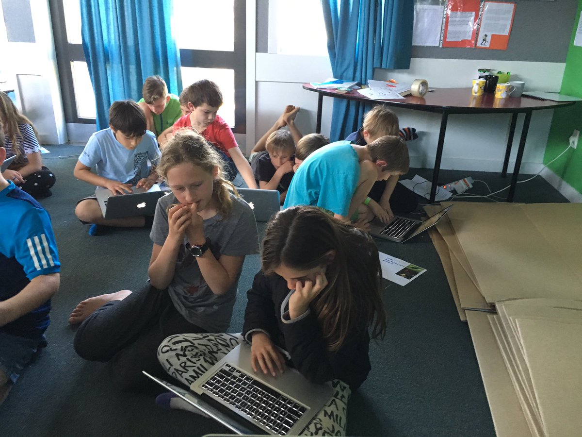 Weka_WBS's tweet image. Not quite quadblogging but we are triblogging! #wbs #quadblogging #edblogs