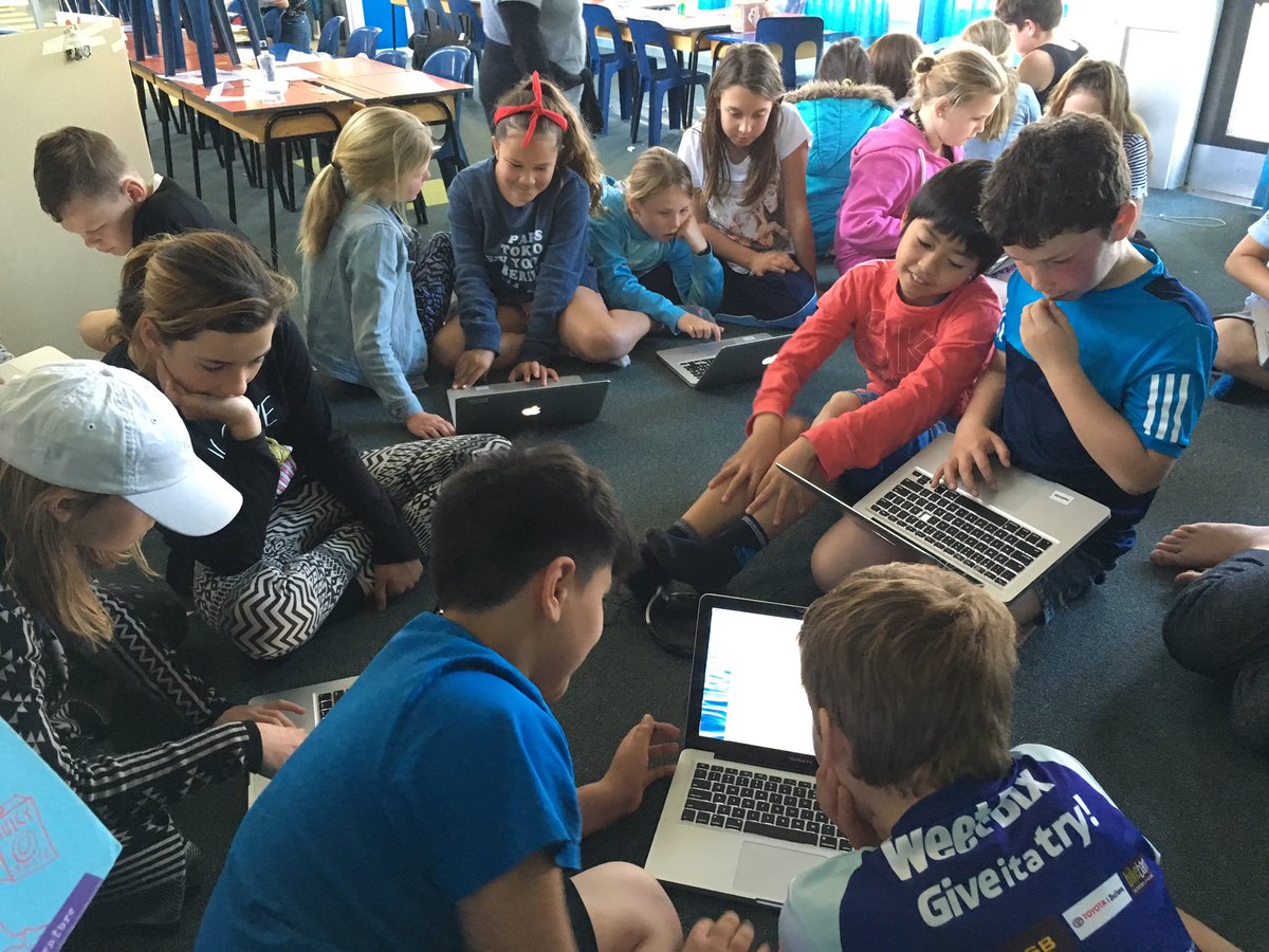 Weka_WBS's tweet image. Not quite quadblogging but we are triblogging! #wbs #quadblogging #edblogs