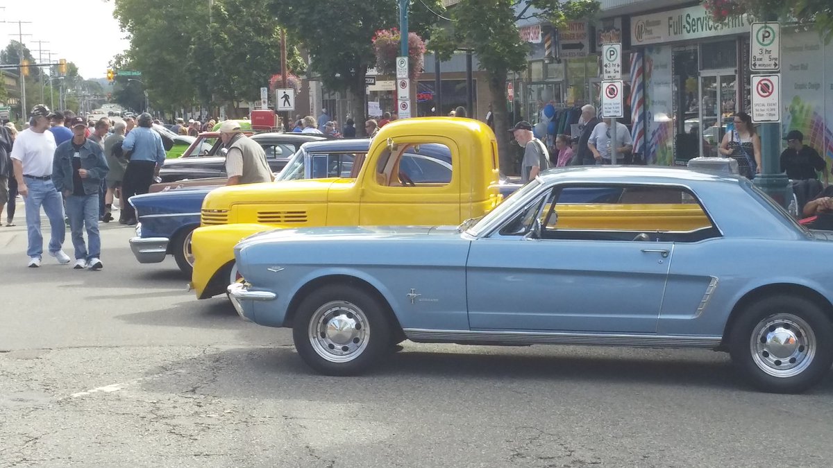 Fantastic turnout at the Langley Good Times Crusin 2016