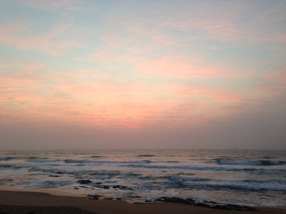 ILuvDBN's tweet photo. What a spectacular start to the week in #Durban https://t.co/z7ziygdqpO