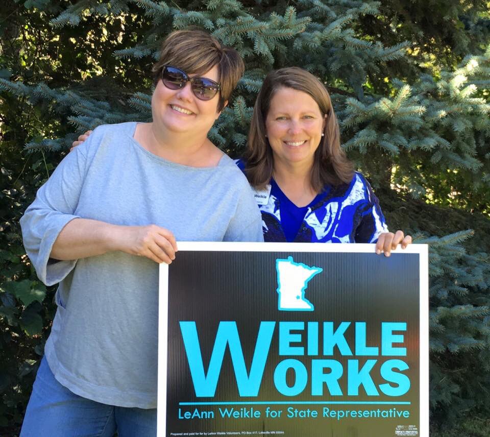 DeniseSpecht's tweet photo. A great afternoon on the doors in Lakeville for @LeAnnWeikle. I'm a #WeikleWorker! #WeikleWorks https://t.co/HOlg352BSO