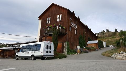 DriveToWine's tweet photo. Lovely evening with @PentictonDragon dragon boat team. Thanks to @hillsidewines for hosting us! #naramata #winetour https://t.co/NvtIE9VU4Y