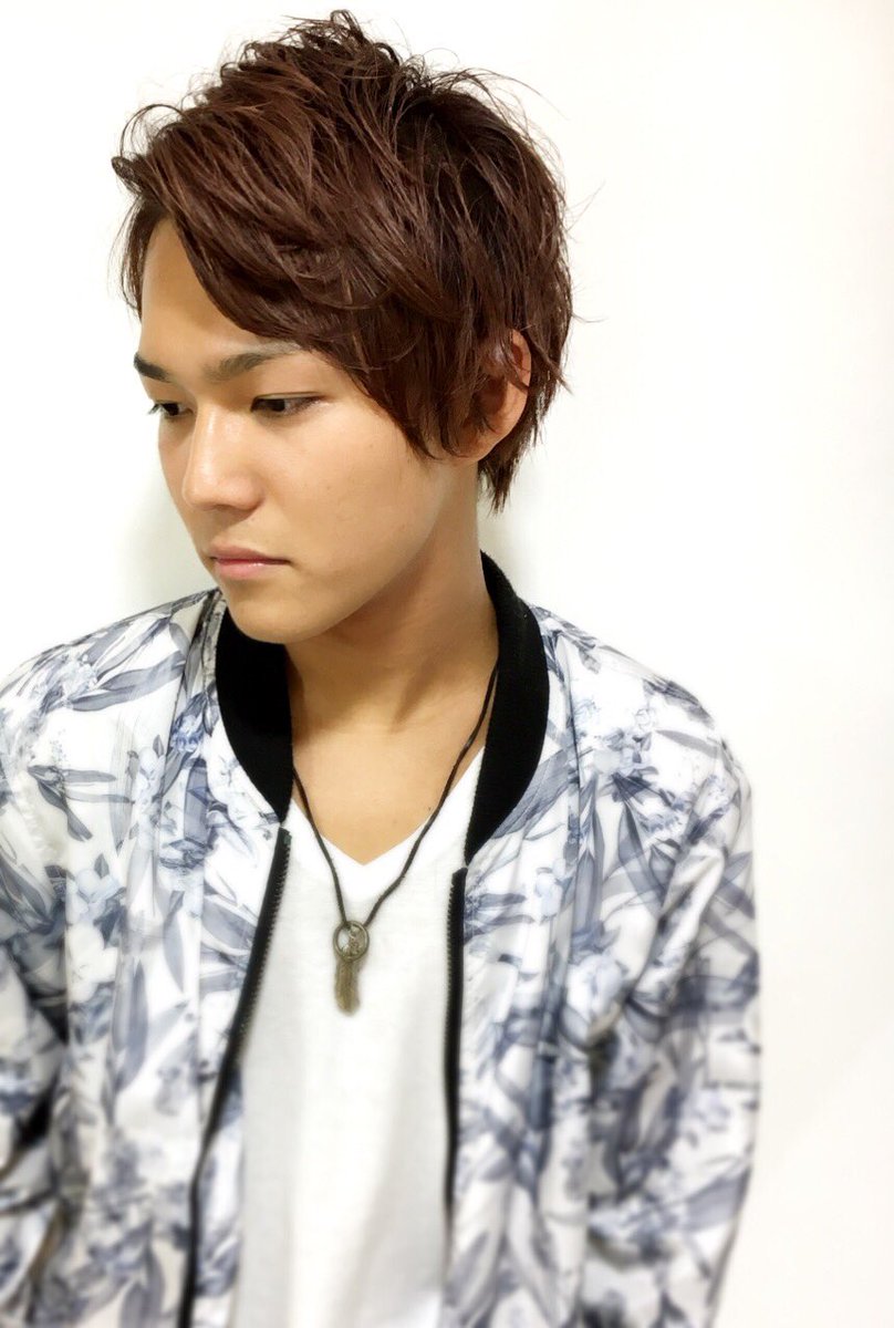 ooishikeito0905's tweet photo. 今年は細かめ細めの束間で決めすぎず
アップバングもただただあげるのではなく流すようにさりげなくアップバングが◎

model.ryu
hair/photo.keito

#cropes
#クロップエス
#2016A/W
#メンズ https://t.co/KOoLwjKMhO