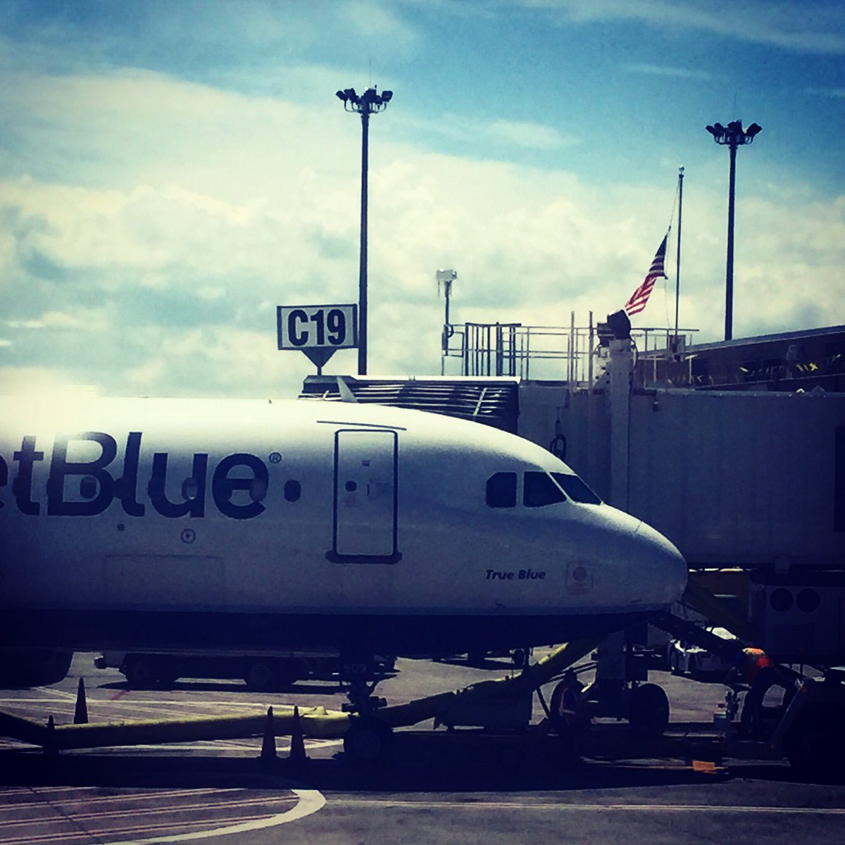 andrewblum's tweet image. An 🇺🇸 always flies at Gate C19 at Logan...although now @JetBlue, United 175 departed from here #NeverForget