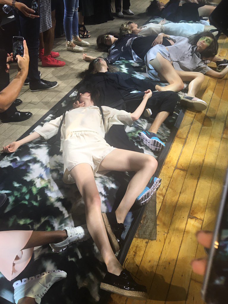 alinicolewebb's tweet photo. a cool artsy dreamland at #berenik #nyfw #SS17 #nyunewsfw @WSNVioletVision https://t.co/zh6BCxXbHC