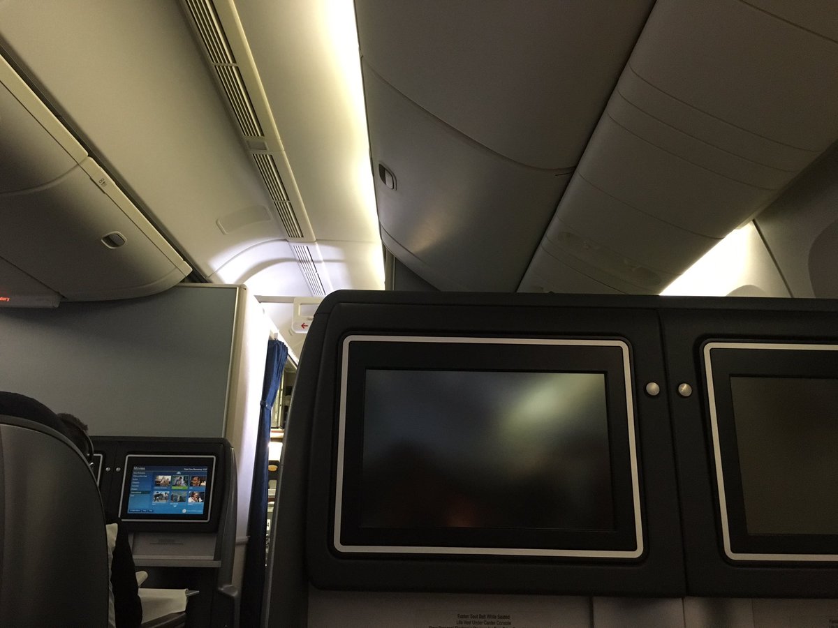 CurtisSChin's tweet photo. There's something both good &amp; bad about a flight attendant recognizing you on a flight. #backonaplane #roadwarrior https://t.co/BIoPkdlFE6