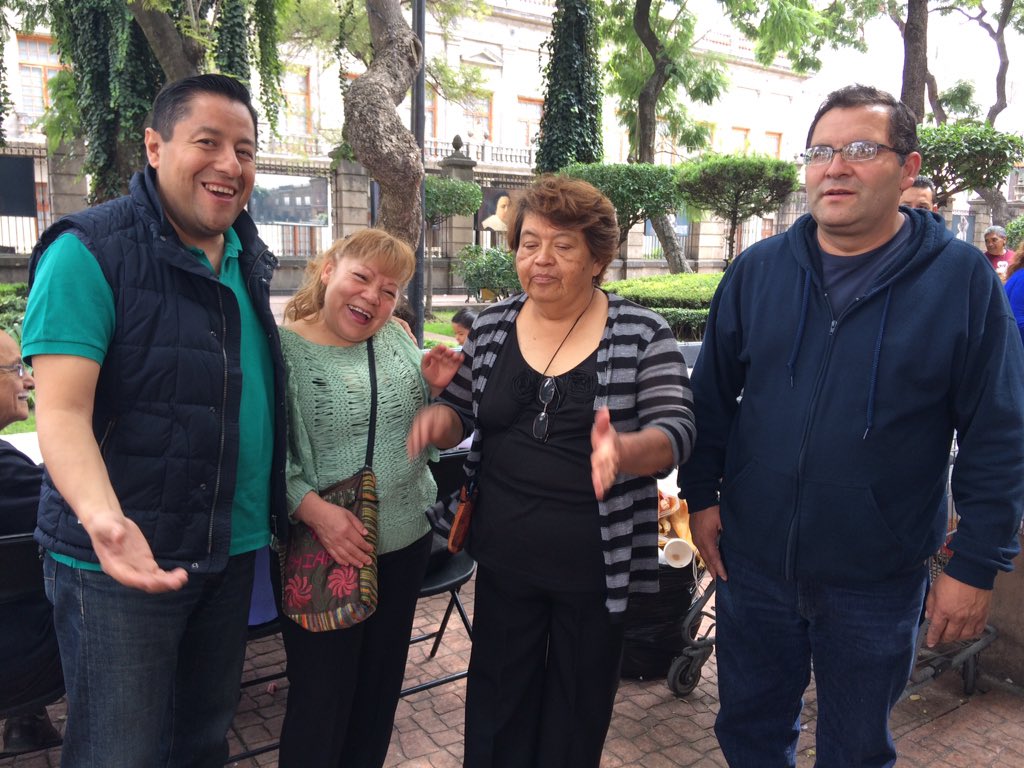 FNS_CDMX's tweet photo. Esta mañana nos reunimos con vecinos de la delg. Cuauhtémoc en el Jardín Tabacalera. @abordenc @VictorBAM03 https://t.co/K61eheXFLg