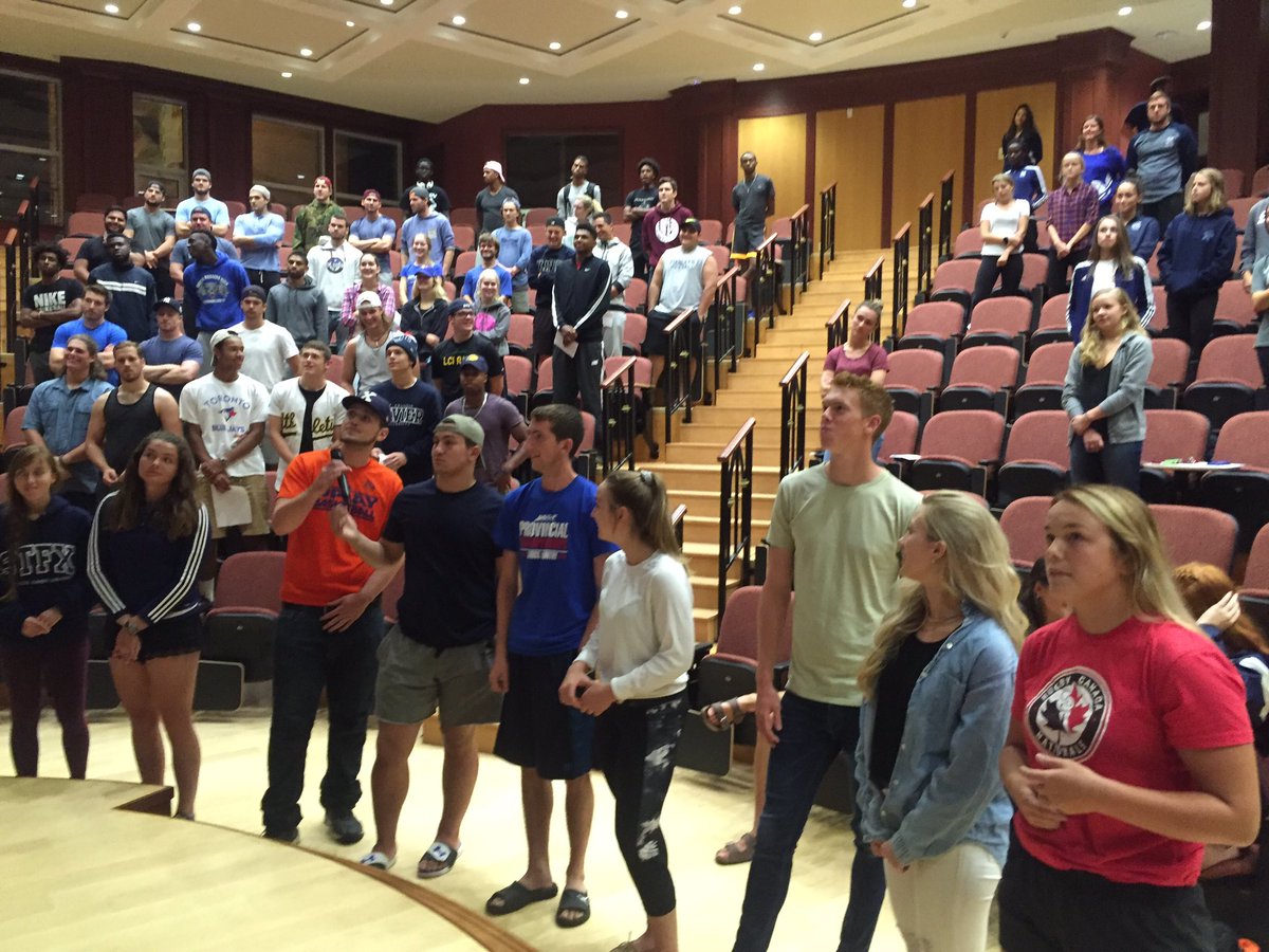 X_Leadership's tweet photo. 1st year @StFXAthletics student-athletes making the Leaders & Champions pledge. #LeadersAndChampions #WINtegrity https://t.co/jb3qrmQZsq