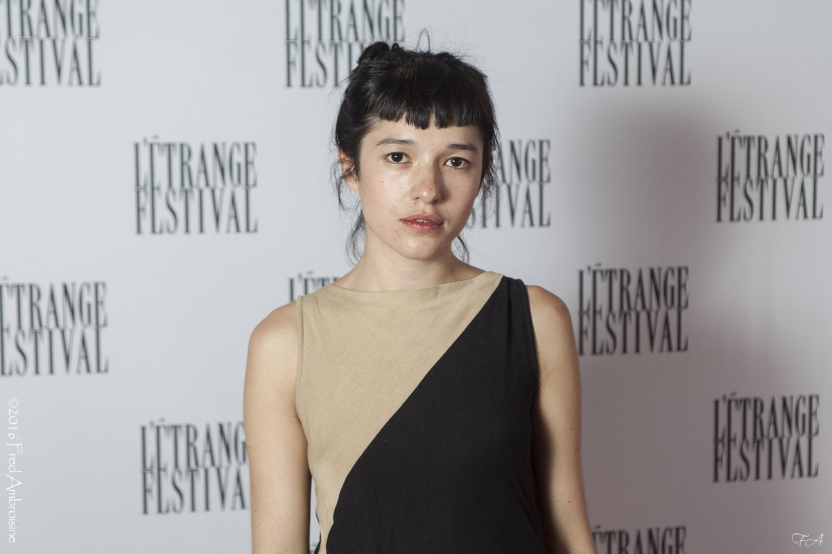 etrangefestival's tweet photo. #SimoneBucio une des deux actrices principales de #LaRegiónSalvaje #Photocall #EtrangeFestival 2016 #EtrangeGuests https://t.co/fyxp7XxzT6