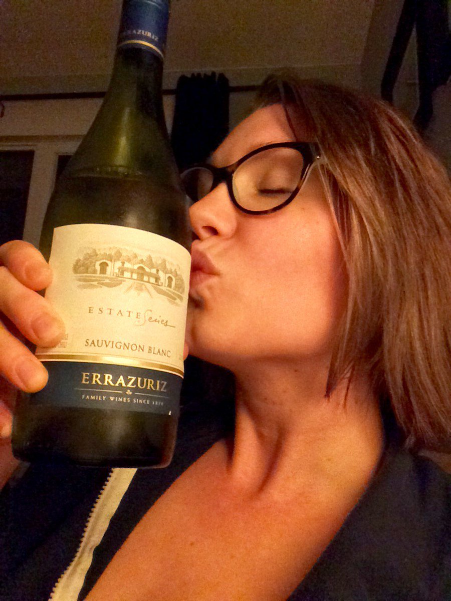 Mama Needs Wine – Grocery Store Adventures thebicyclegang.com/2016/09/12/mam…