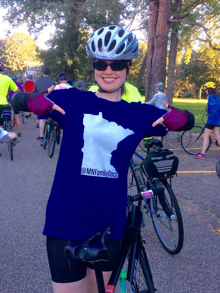 tara_loftus's tweet photo. Visibility for @MNFamilyDocs at @STPClassic today. 32 beautiful miles thru a great city! https://t.co/MiHhDGXzhC