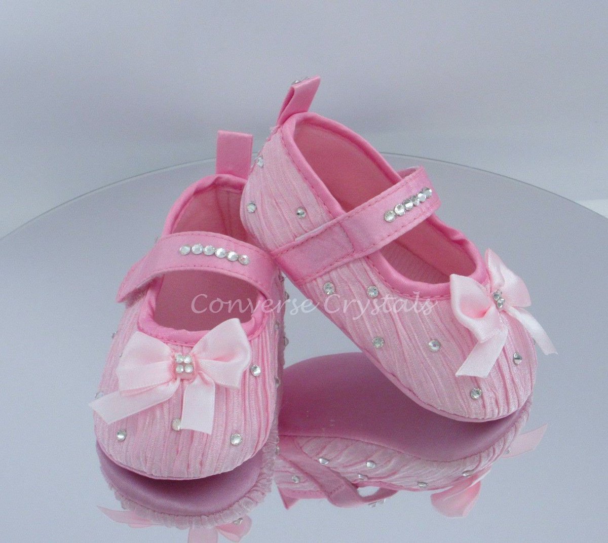 ConverseCrysta2's tweet image. Baby Girls Pink Satin Pram / Crib Pre Walker Ballet Style Shoes Sizes 3-6m… tuppu.net/6366c3d8 #Etsy #PramShoes