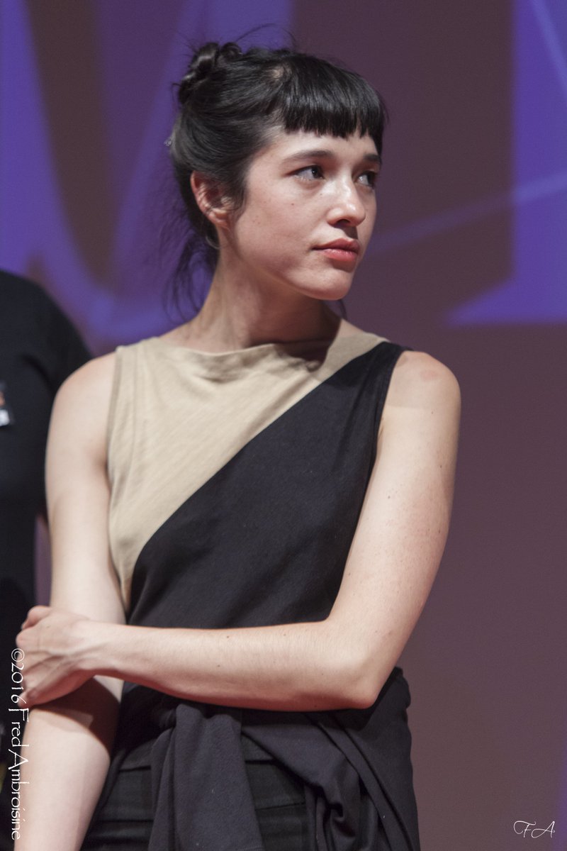 etrangefestival's tweet photo. #FernandaDeLaPeza #RuthRamos #SimoneBucio #AmatEscalante #LaRegiónSalvaje #Presentation #EtrangeFestival #EF2016 https://t.co/LBDJNrm0QB