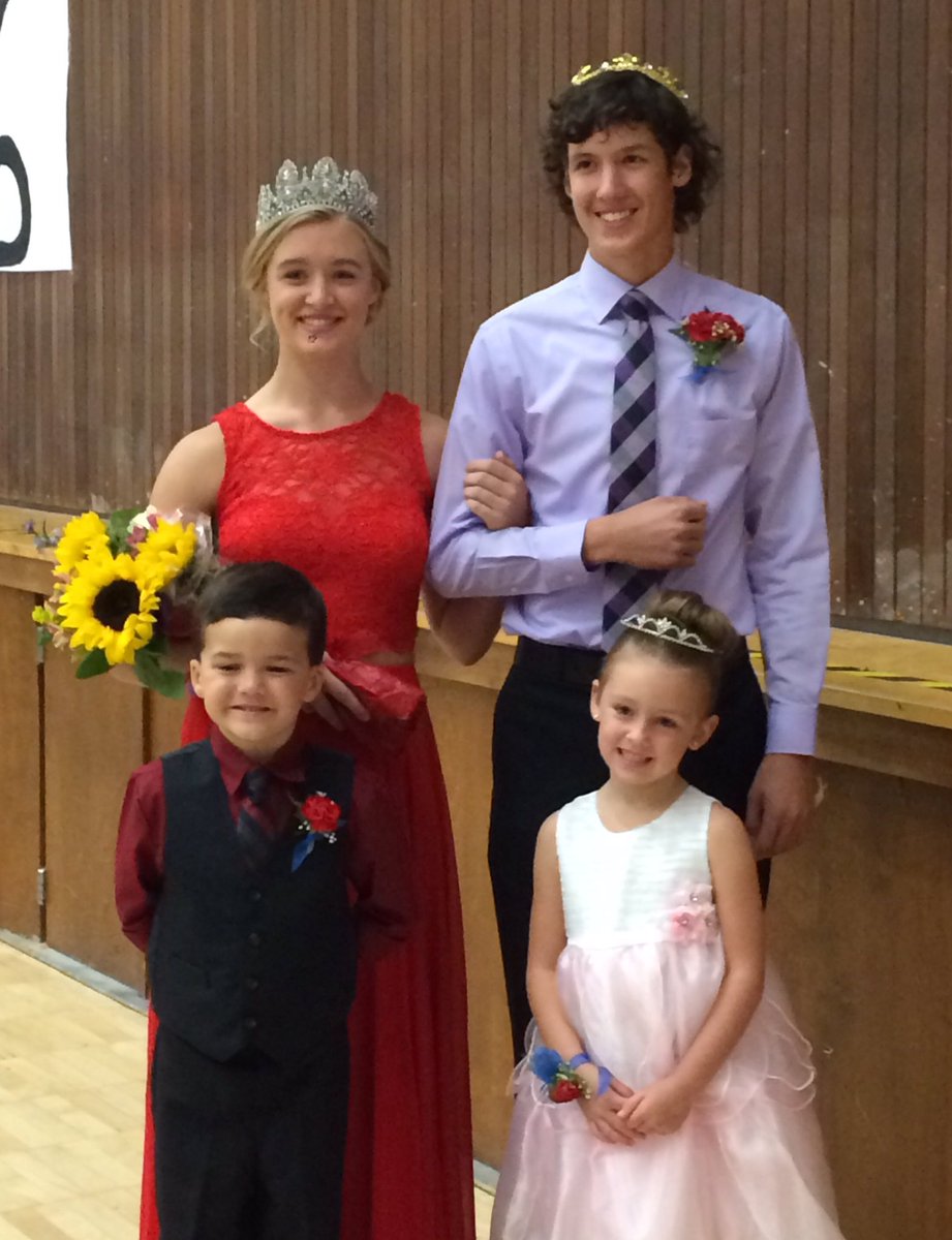 AHSTWStuCo's tweet photo. Congratulations @AnnaBau30413208 and @acordless_17 on being crowned 2016 Homecoming Queen &amp; King! #Hoco2k16 https://t.co/H5rRsT4ehv