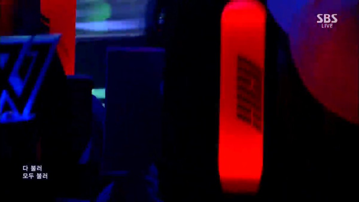 geobukiie's tweet photo. Winner light stick and Konbat at MOBB's performance, this is what I live to see❤️ #Winkon https://t.co/E6RPcXG624