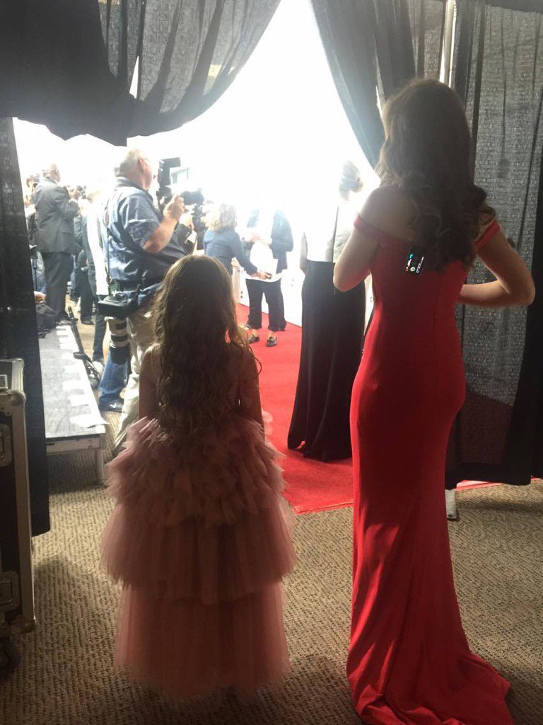 BeyondType1's tweet photo. #BT1Ambassadors Elladia + @sierrasandison ready to own the #MissAmerica #redcarpet #T1DLooksLikeMe @TandemDiabetes https://t.co/fO0FII2zLl