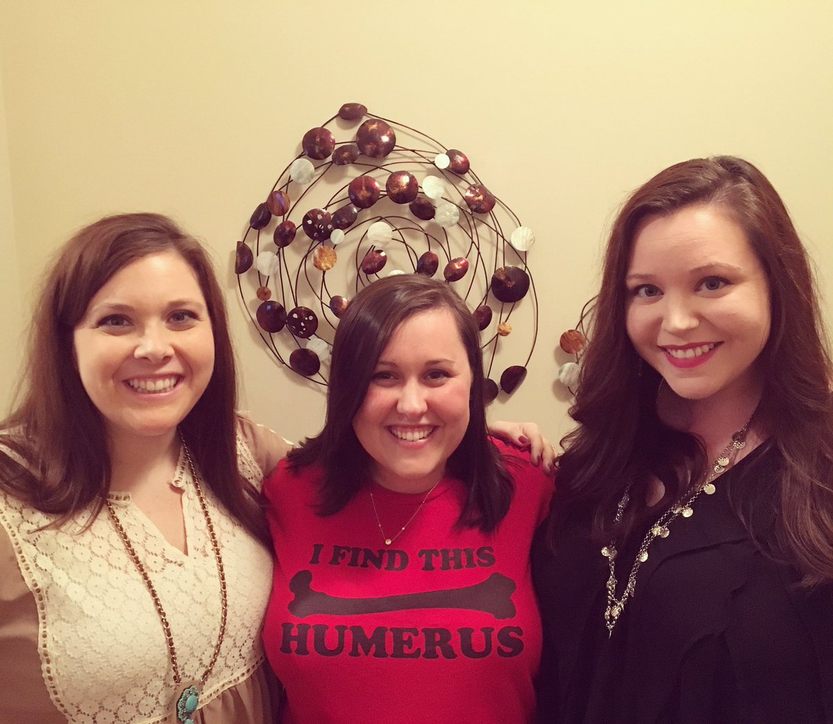 jenniferhbooth's tweet photo. Humerus party was a success! Surgery will be a breeze Ashlyn! ππͺπ»
#armsurgery #ifindthishumerus #bionicwoman https://t.co/8Z9zYhxfHN