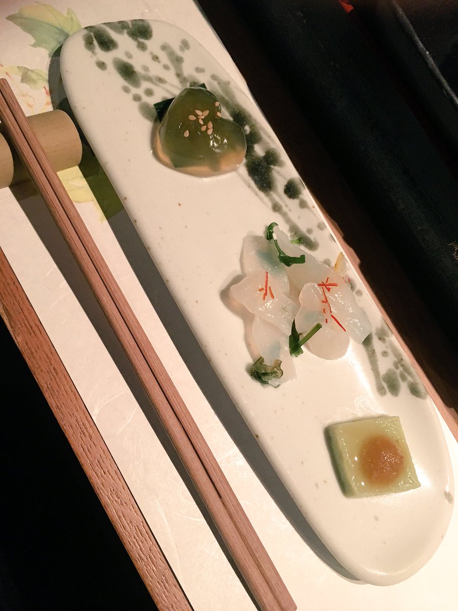 mimika530's tweet photo. 昨日は第2回女子会で
銀座の春夏秋豚ってコラーゲン鍋の
しゃぶしゃぶ食べた♡
めっさ美味♡♡♡
高くないしオススメ！
銀座はやはり接客が丁寧でした← https://t.co/WzVjFInNjj