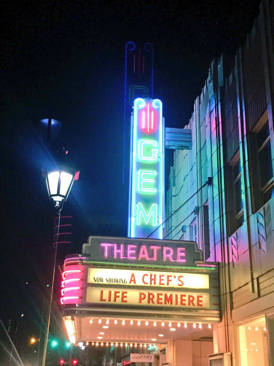 SarahWestArtist's tweet photo. Positively enchanting @gemtheatre @chefsouth @carolinafarm @RamseurRecords @ScottAvett @theavettbros @joekwon80 https://t.co/2kS0znEvWd