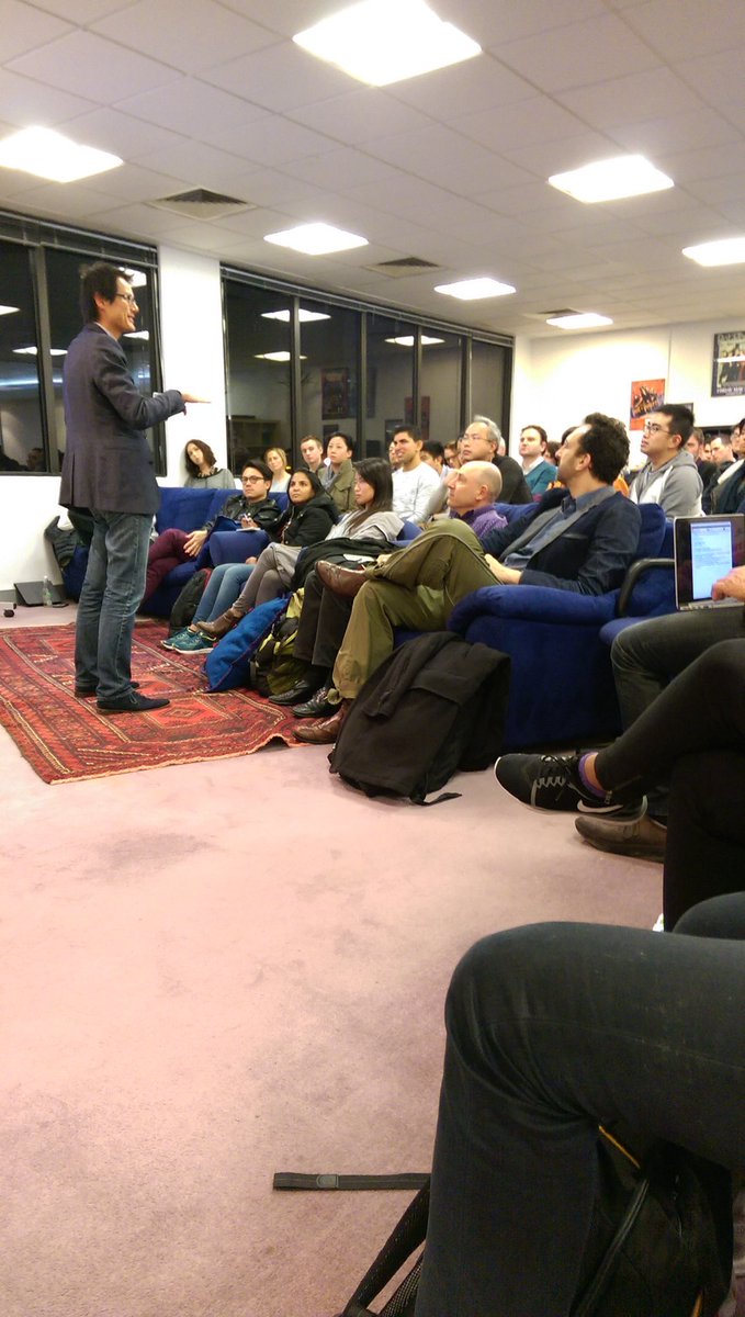 DImension5hub's tweet photo. @jontv answering questions about Presentation style - #D5Hub @DImension5hub #TipsFromMaster https://t.co/ihRKYNXNHC
