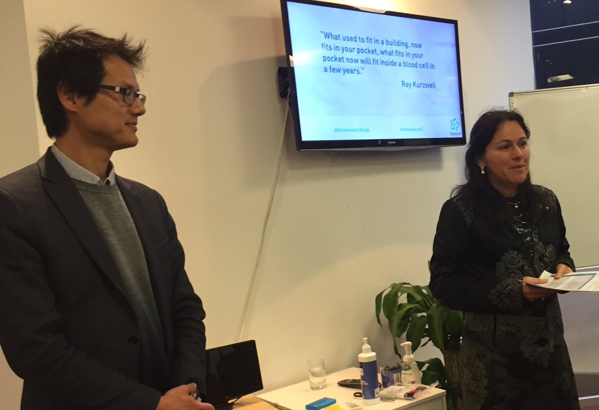 philipd2design's tweet photo. @DImension5hub @TaniadeJong introducing @jontv #d5hub tonight 😄 #speaker #storytelling https://t.co/mTuGCUqonV