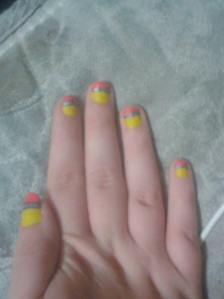 midnighttokker4's tweet photo. Pencil nails for back to school <3 love in them #BackToSchool #backtoschoolnails #lovinglife #love #nailart <3 https://t.co/9pNFbp4qoO