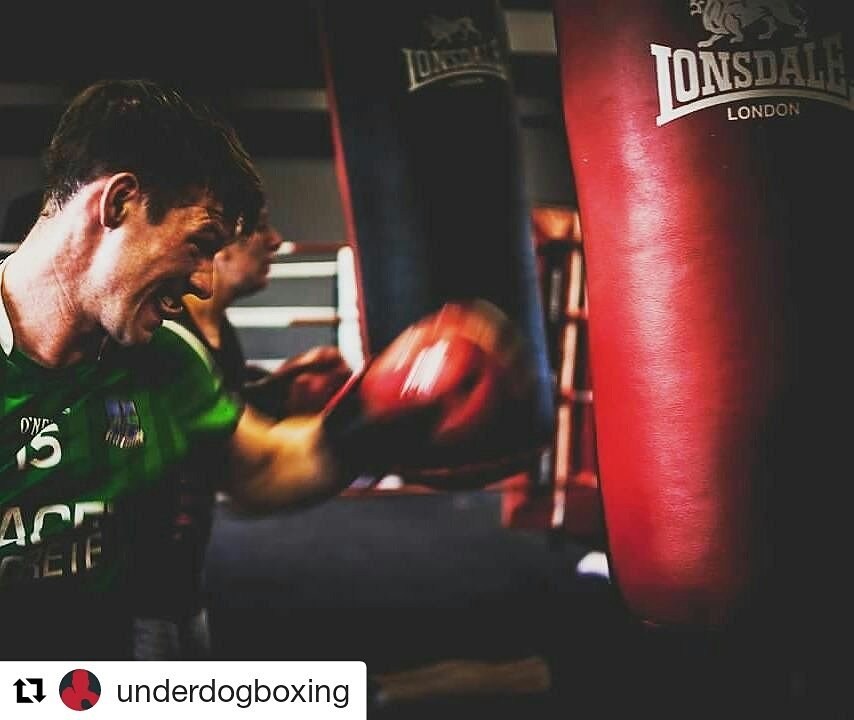 Atlanticbrandsa's tweet photo. #Repost @UnderdogBoxingG
This is what 'giving 110%' looks like!
#UnderdogBoxing #Lonsdale #Boxing #MotivationMonday https://t.co/DedNj5SZYM