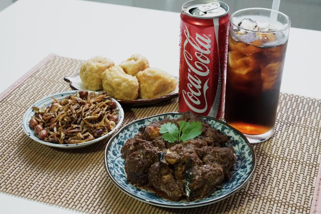 Wishing all our Muslim friends Selamat Hari Raya Haji! #RendangWithCoke