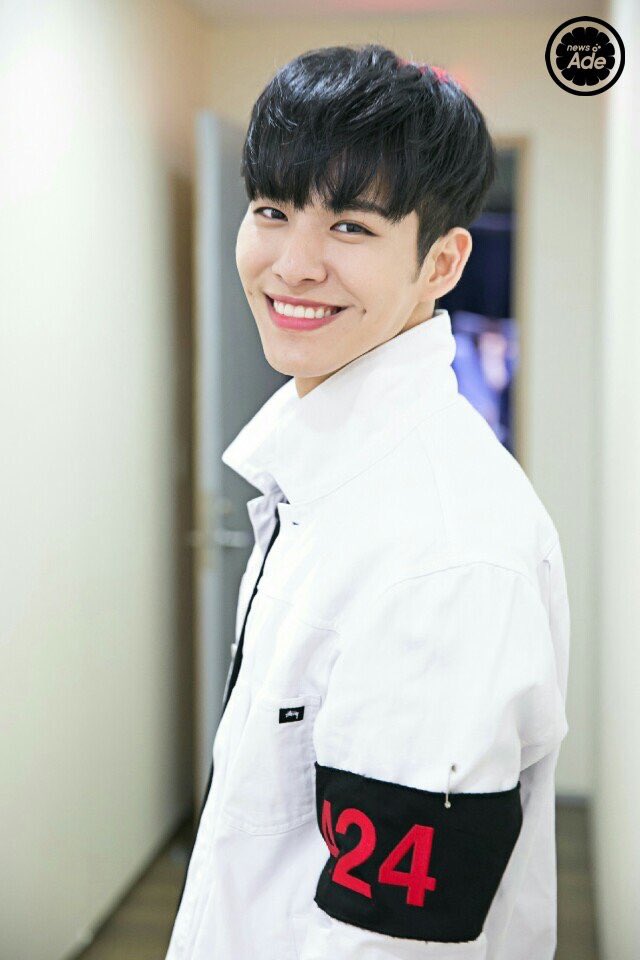 PARKDOHA_TH's tweet photo. [PIC] 160910 NewsAde update #BOYS24 #소년24 #박도하
됴타도하 항상 미소 예쁘다 😳 https://t.co/acjGFgJaND